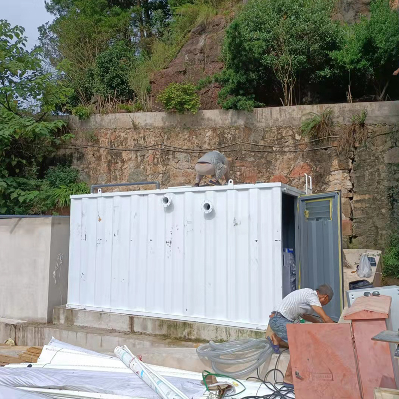黄平县旅游区内一体化生活污水处理设备安装完毕